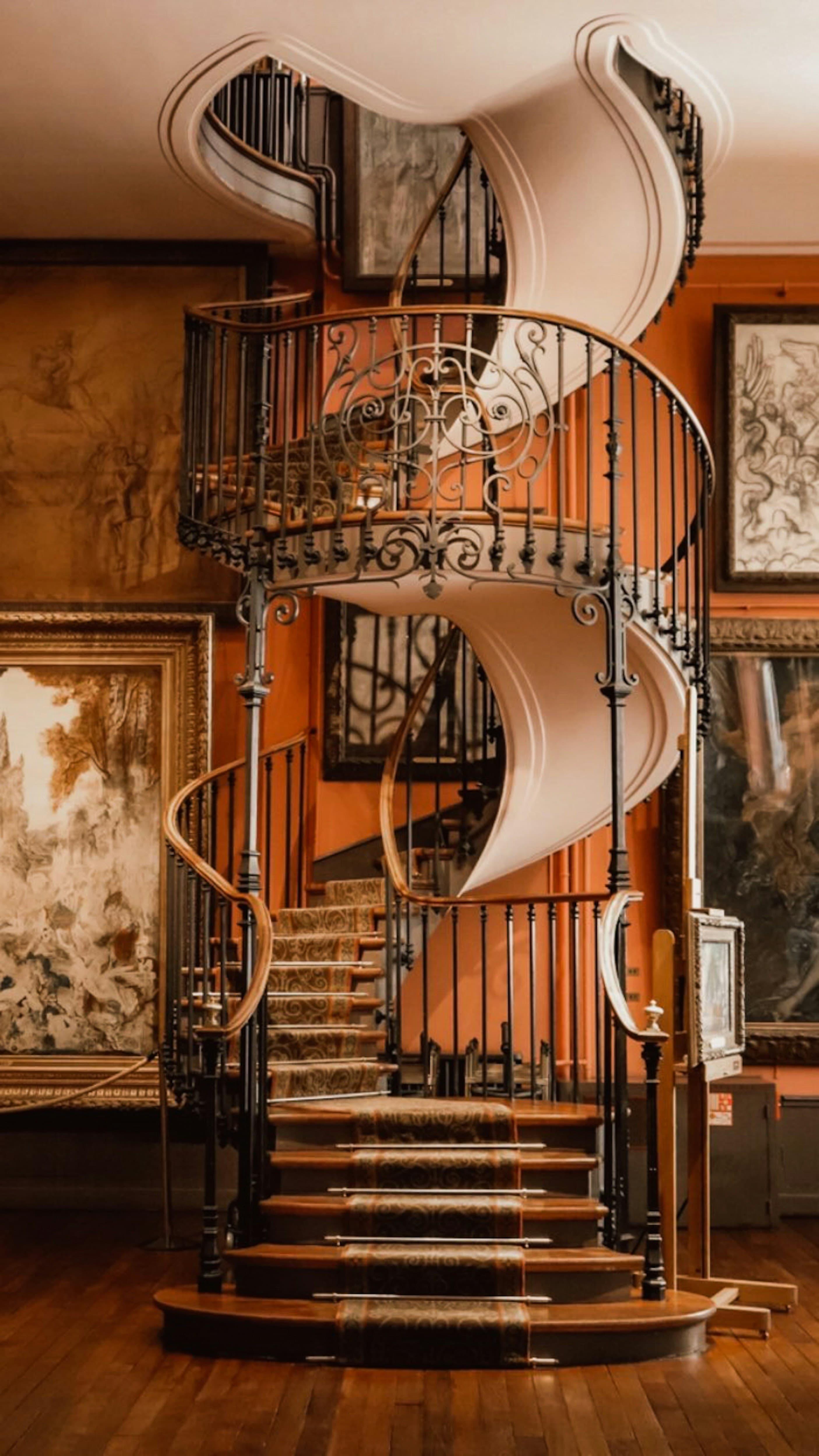 Custom staircase — Celine Ylmz