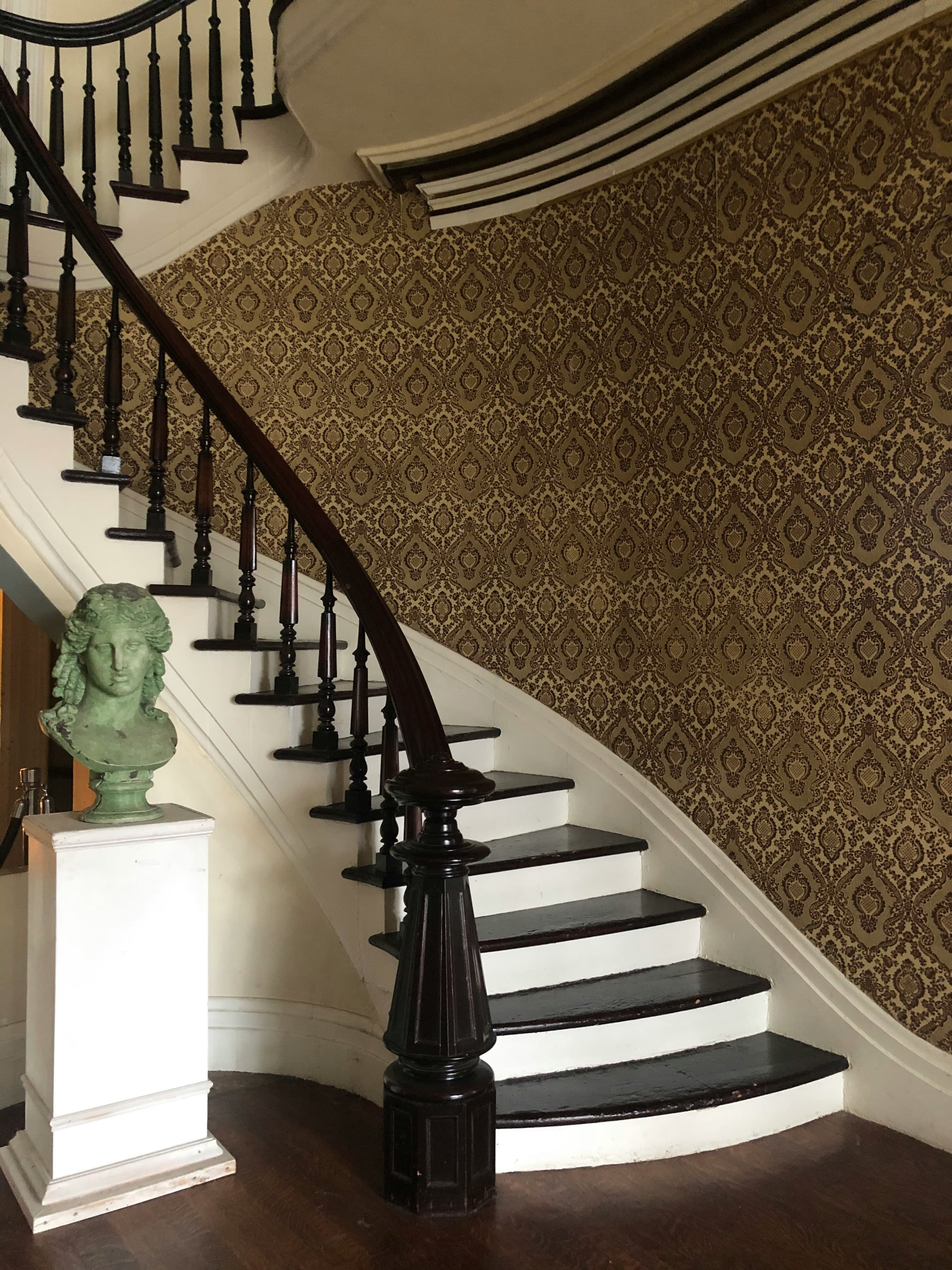 Custom staircase — Christina Dibernardo CdI R1QlCvo