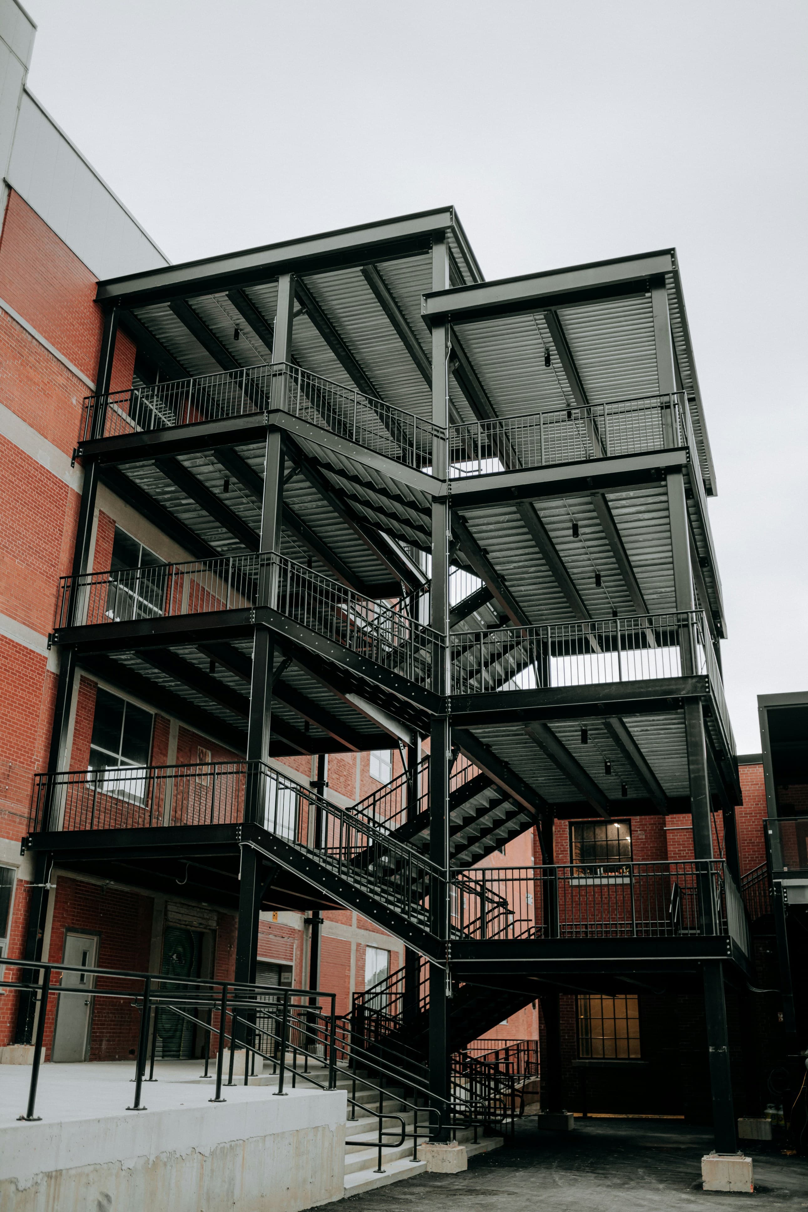 Custom staircase — Keith Tanner PqqvZOy T34