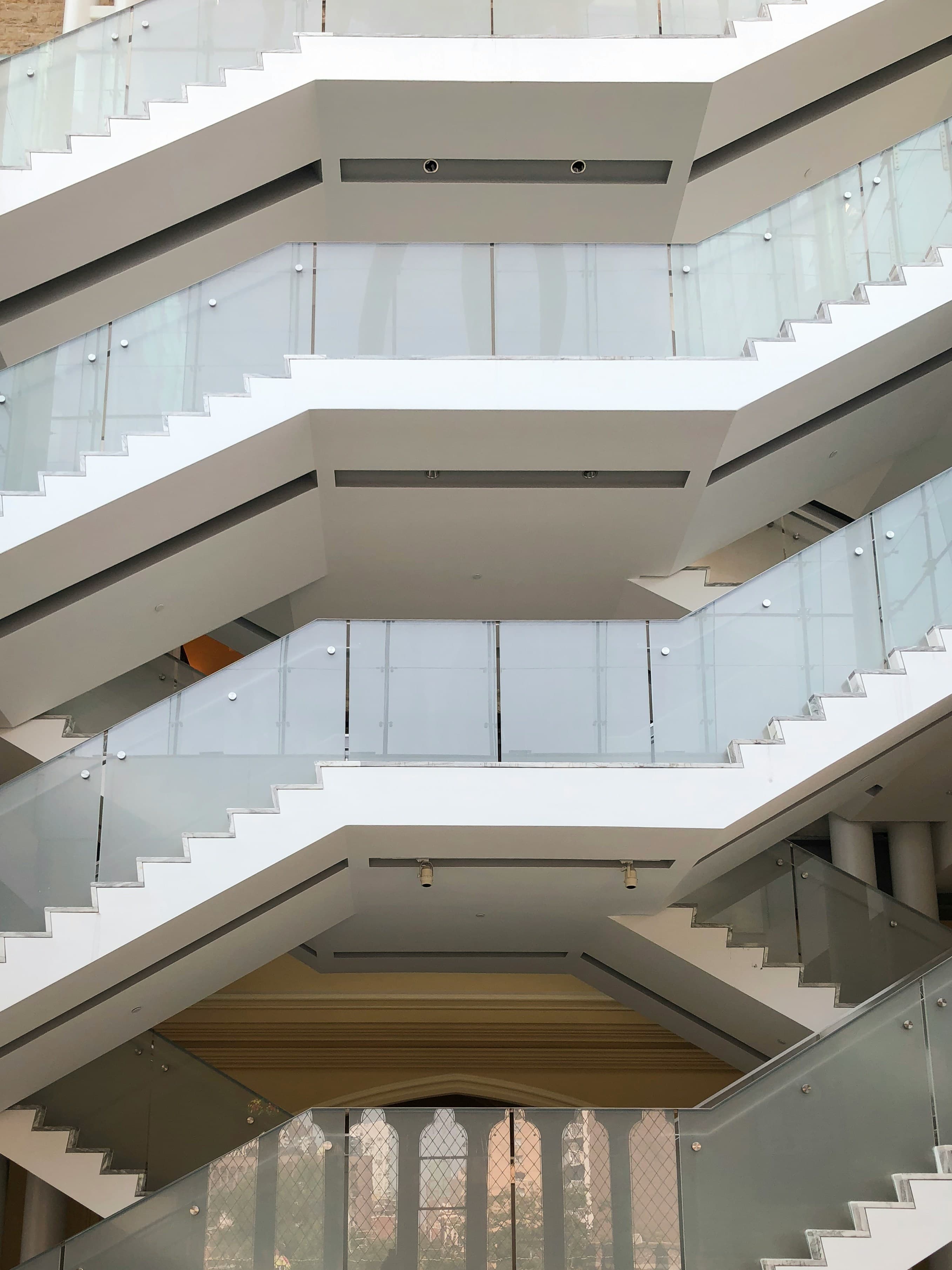 Custom staircase — Ray Fragapane LXr 7P95HSQ