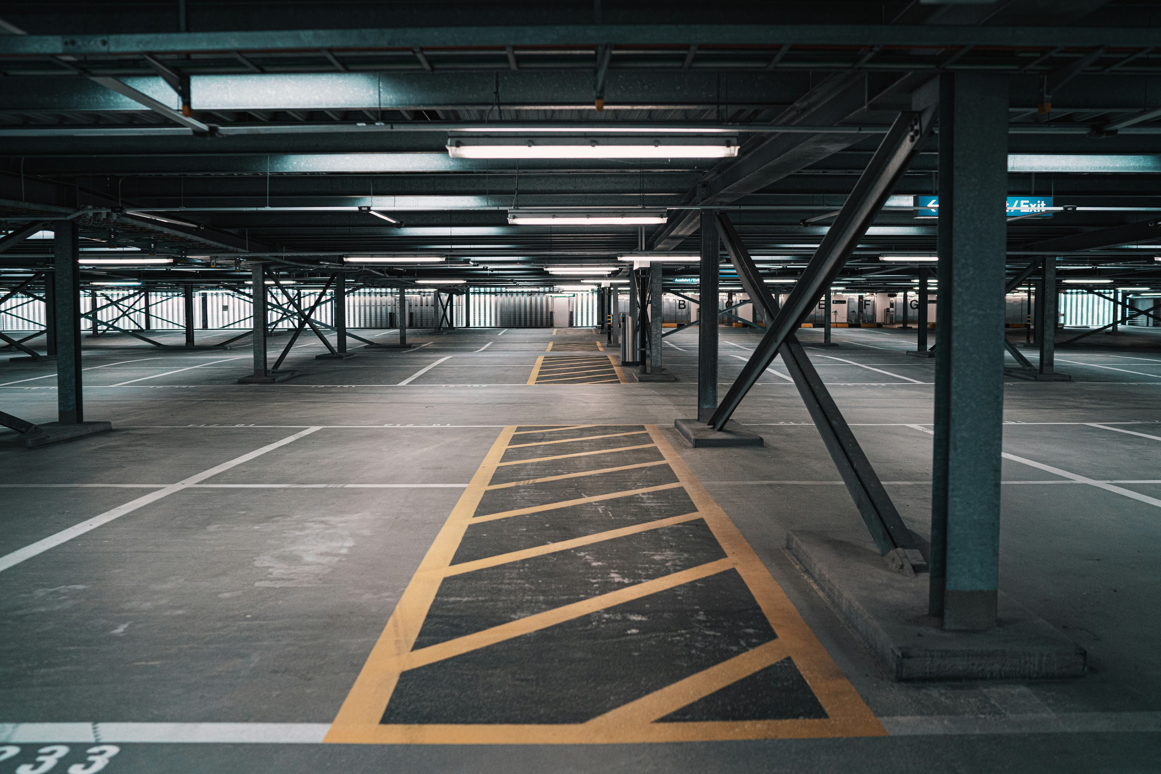 Specialized epoxy flooring โ Claudio Schwarz