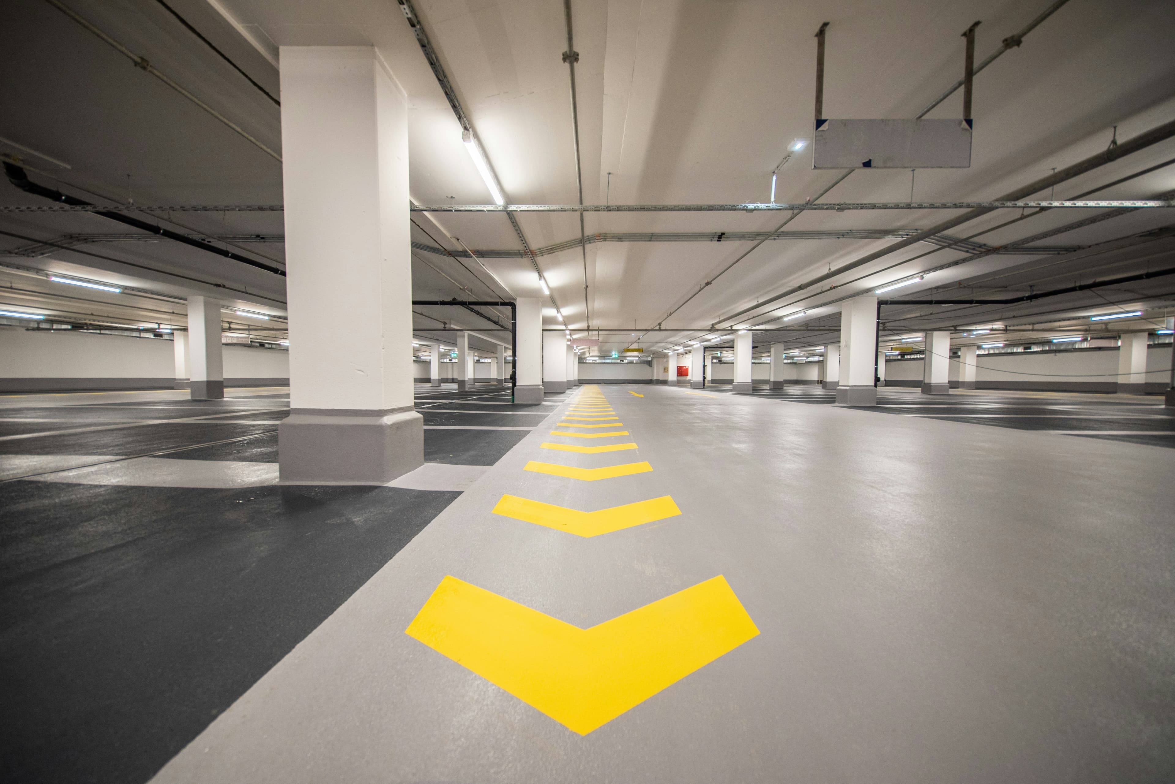 Specialized epoxy flooring โ Sven Mieke
