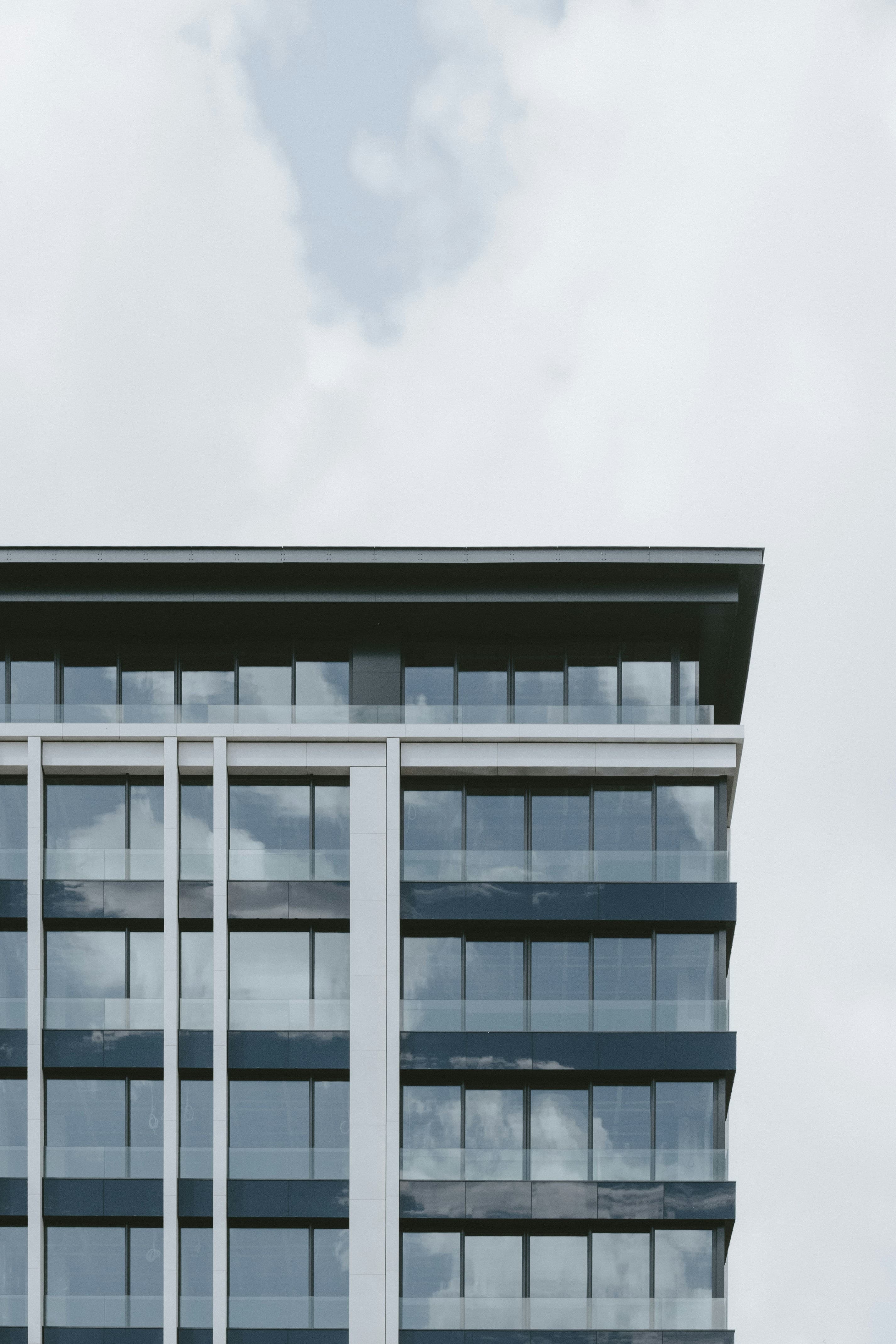 Facade glass — Pawel