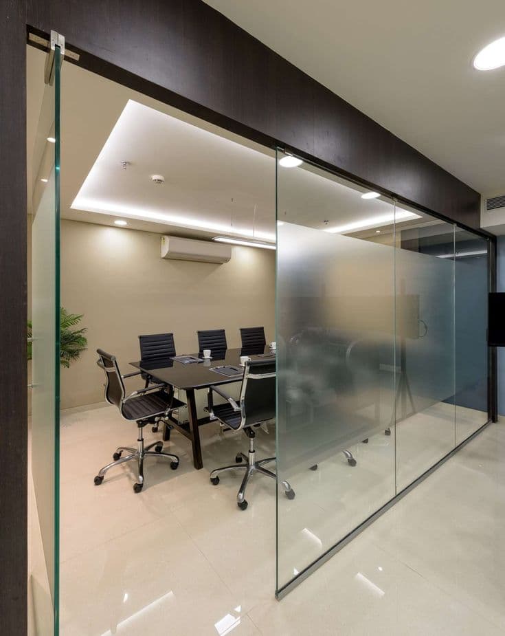 Architectural glass — Airline Training Academy , Fourth Axis Designs Homify