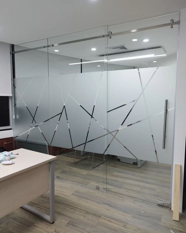 Architectural glass — Decoración Oficina Con Vinil Decorativo Arenado…