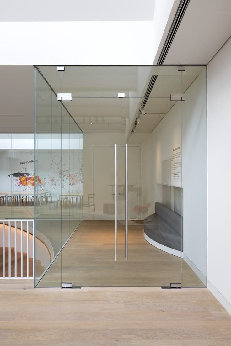 Architectural glass — Palaststudio Macht Kreative Museumspädagogik Sichtbar Kunstpalast, Düsseldorf