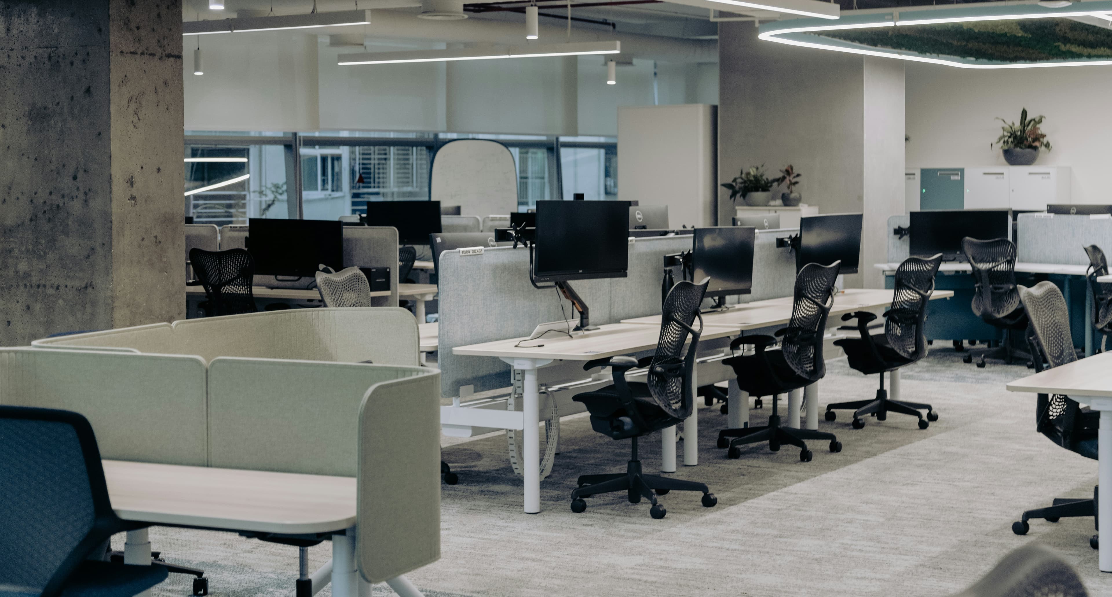 Modern office interior — Bernd