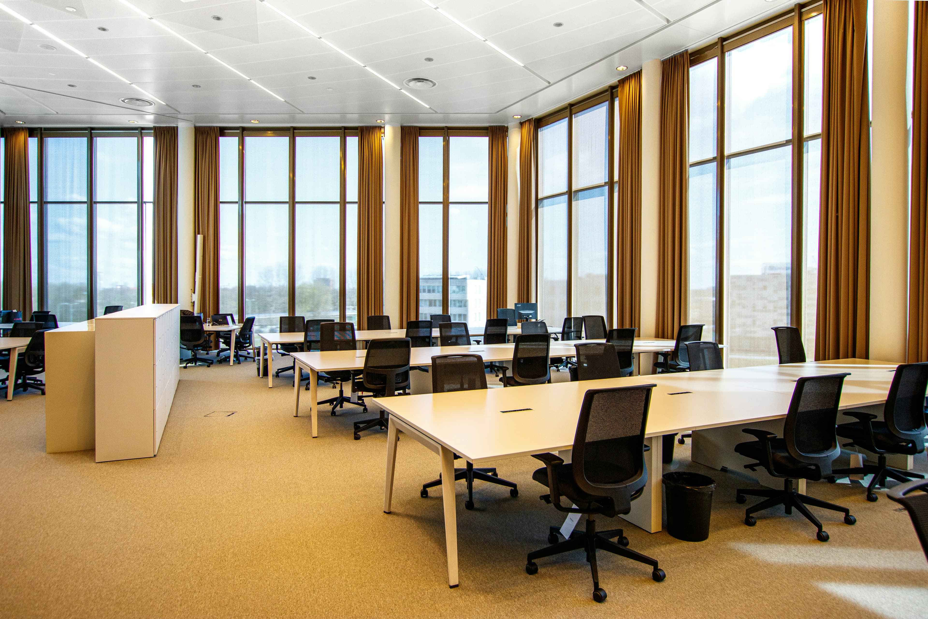 Modern office interior — Craig