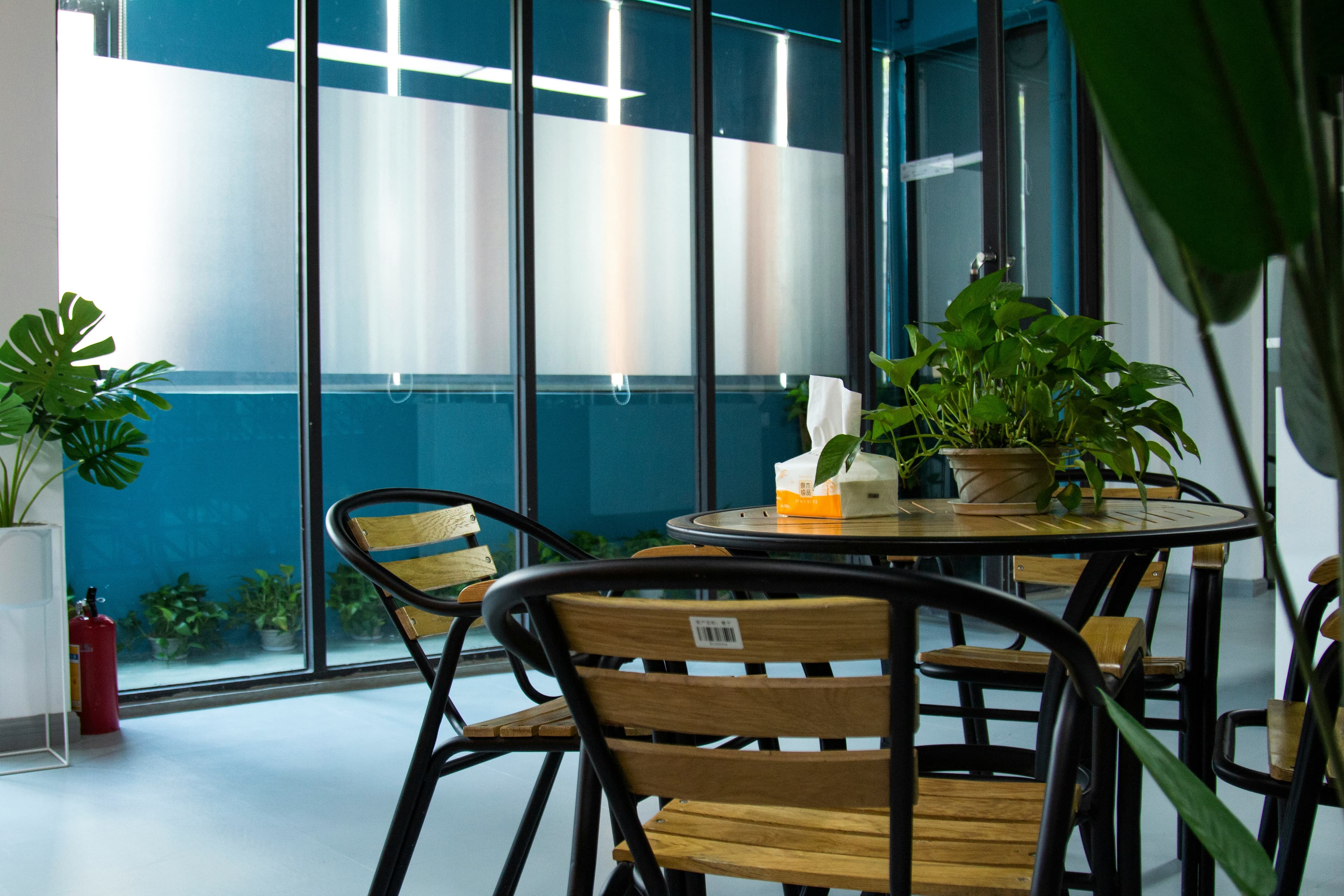 Modern office interior — Leo Vin