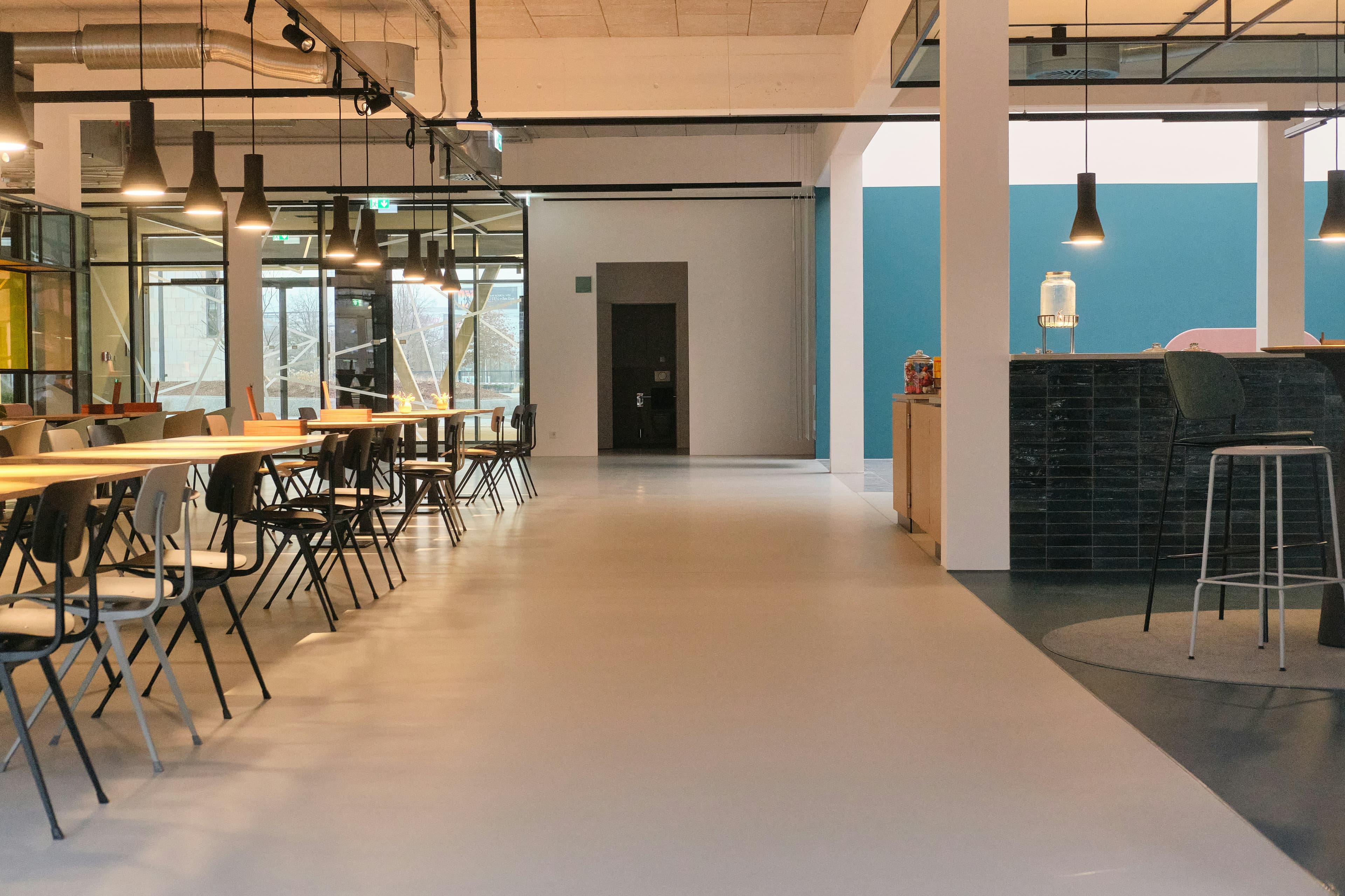 Modern office interior — Tim