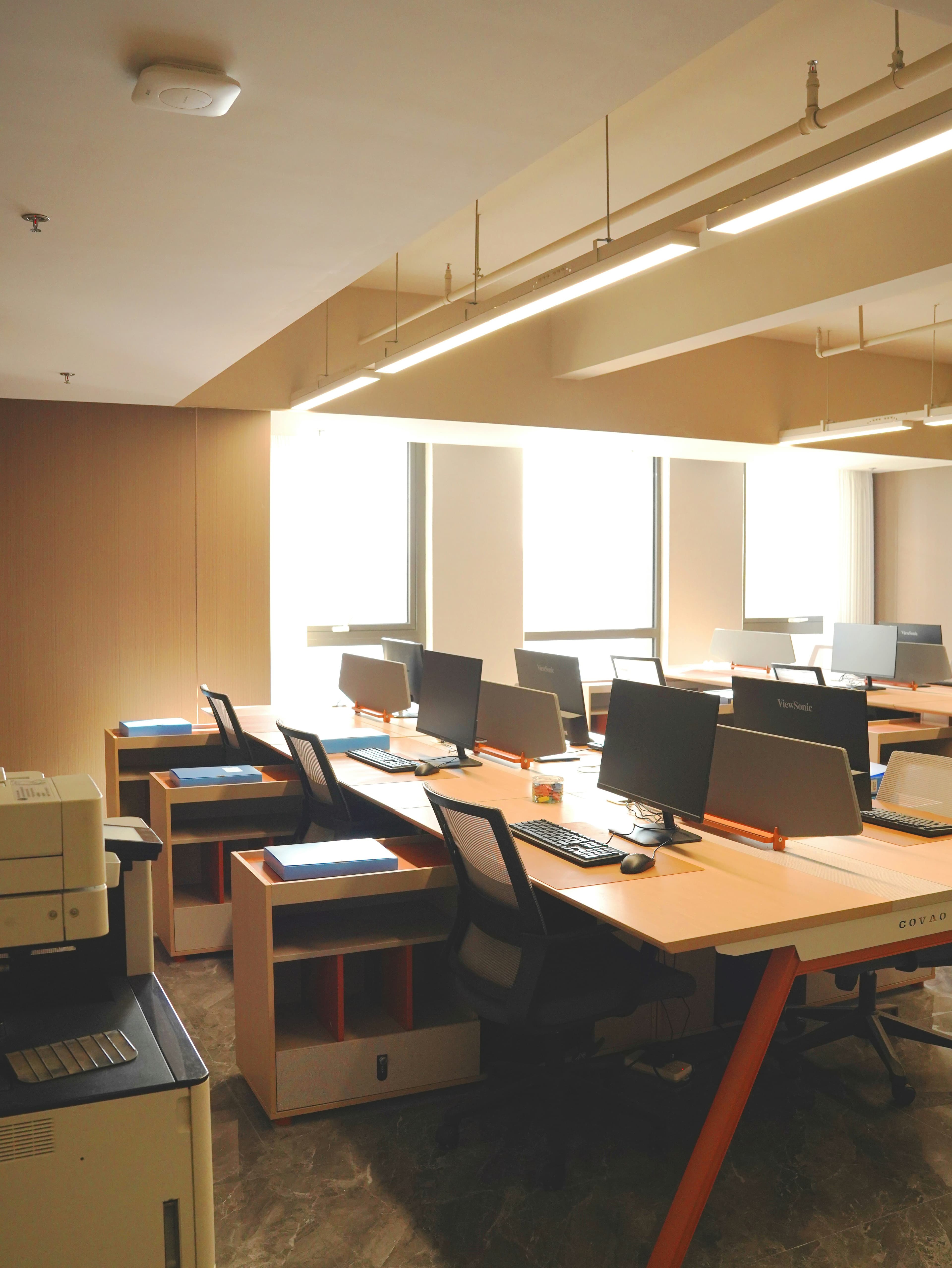Modern office interior — Wlgq72